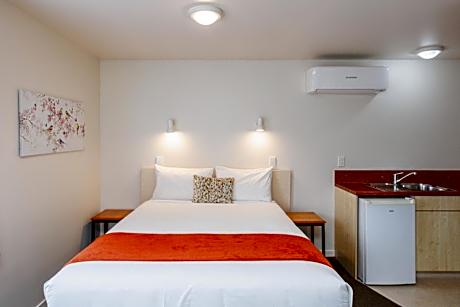 One-Bedroom Suite with Spa Bath