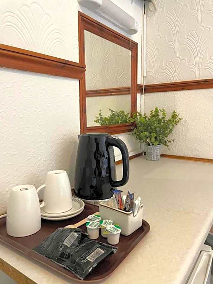 OYO The Lodge Bournemouth