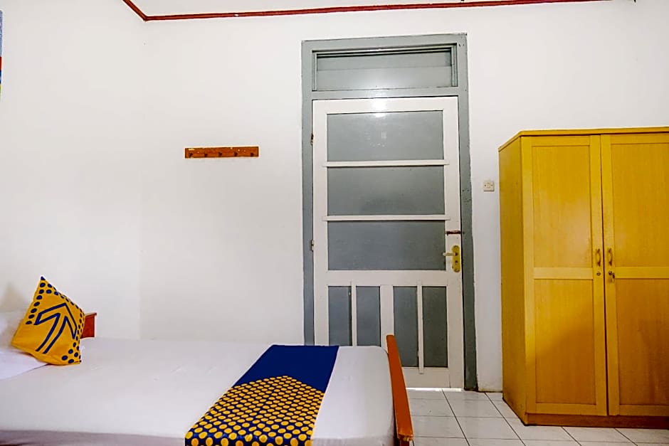 OYO Life 2638 Hotel Raya