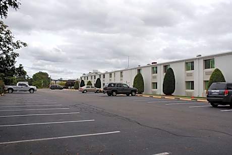 Motel 6-Seekonk, MA - Providence East