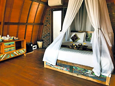 One-Bedroom Bungalow