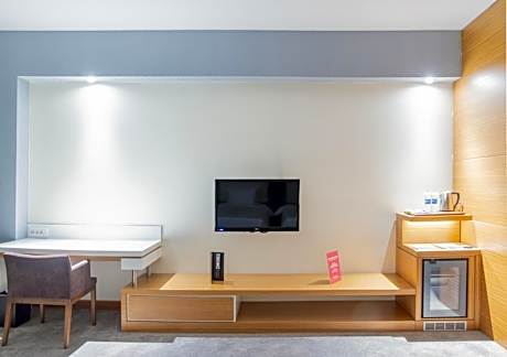 Accessible King Room