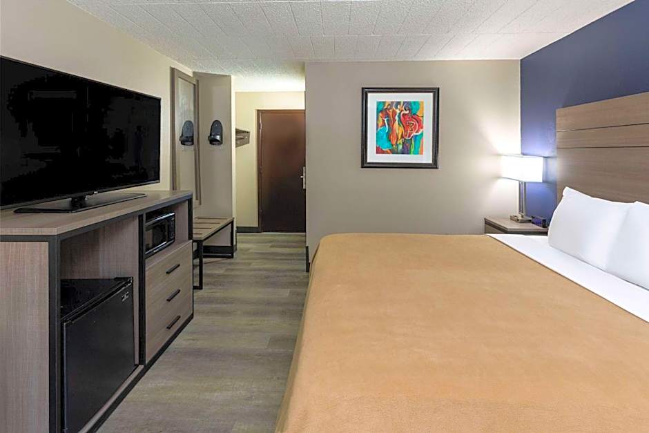 Baymont by Wyndham Laredo