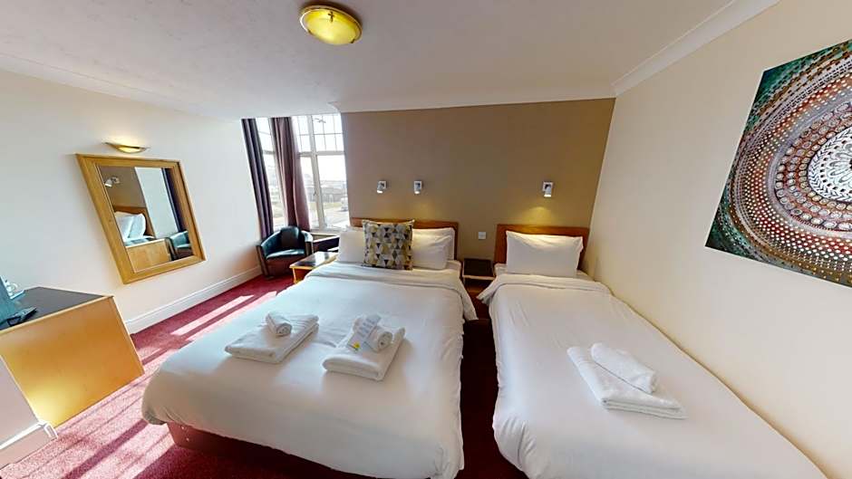 Marine Lodge