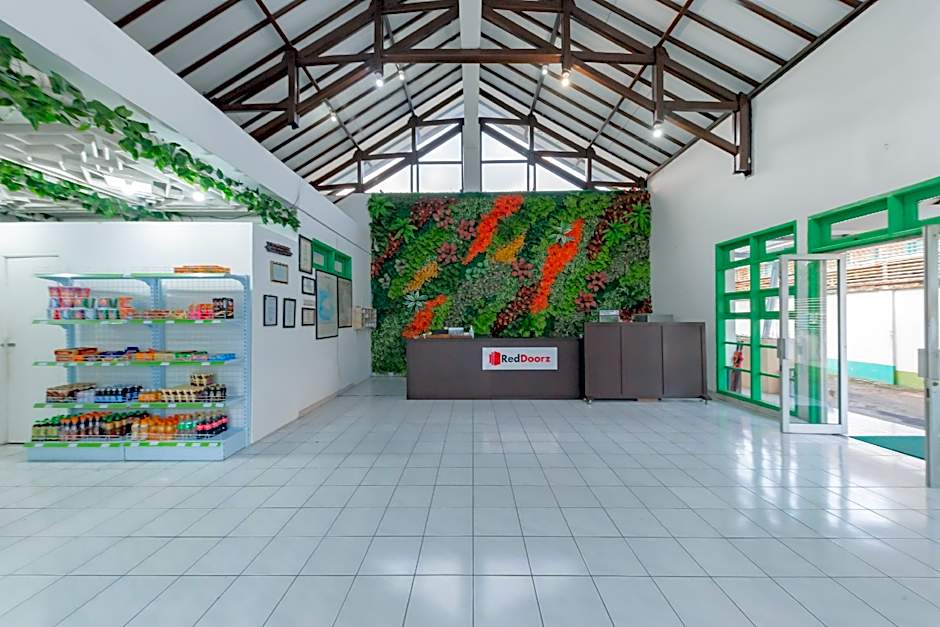 RedDoorz @ Jalan R.E. Martadinata Sukabumi