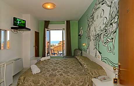 Single Room with Balcony and Partial Sea View
