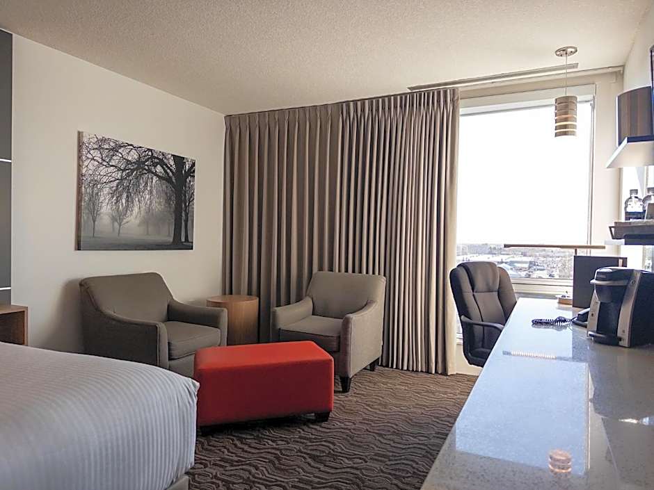 Carriage House Hotel & Conference Centre