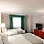 La Quinta Inn & Suites by Wyndham Indianapolis Airport Lynhurst