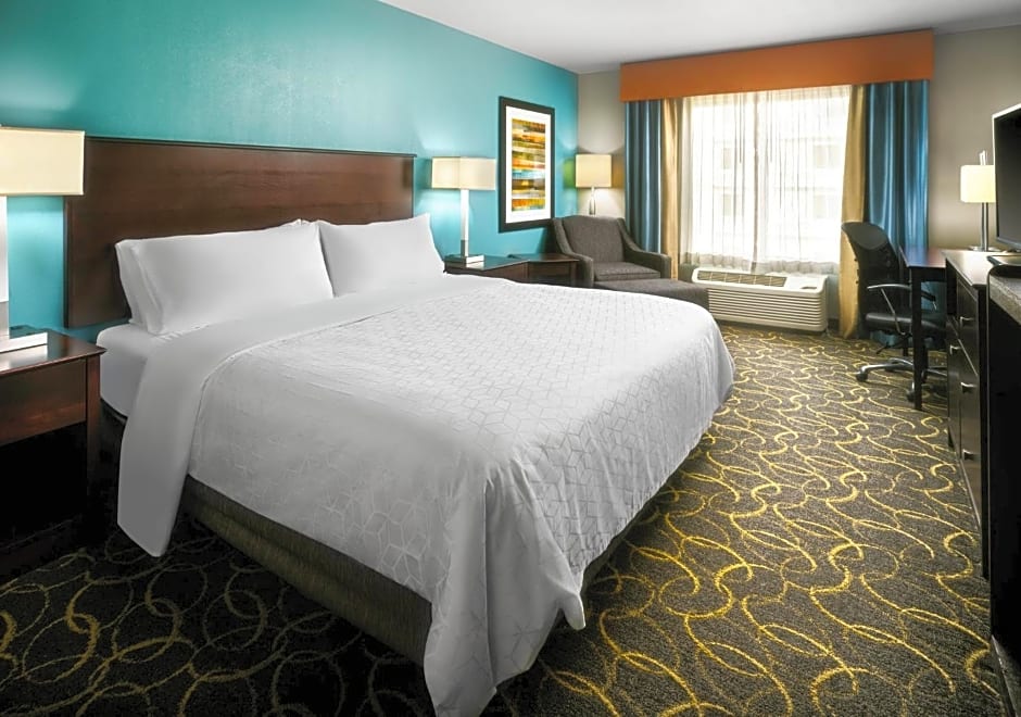 Holiday Inn Express & Suites DFW Airport - Grapevine By IHG