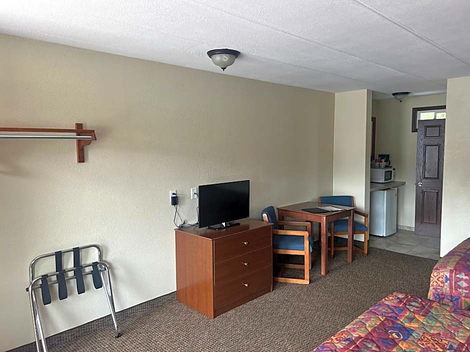 All Star Inn & Suites