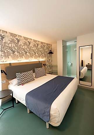 Standard Apartment (King Bed)