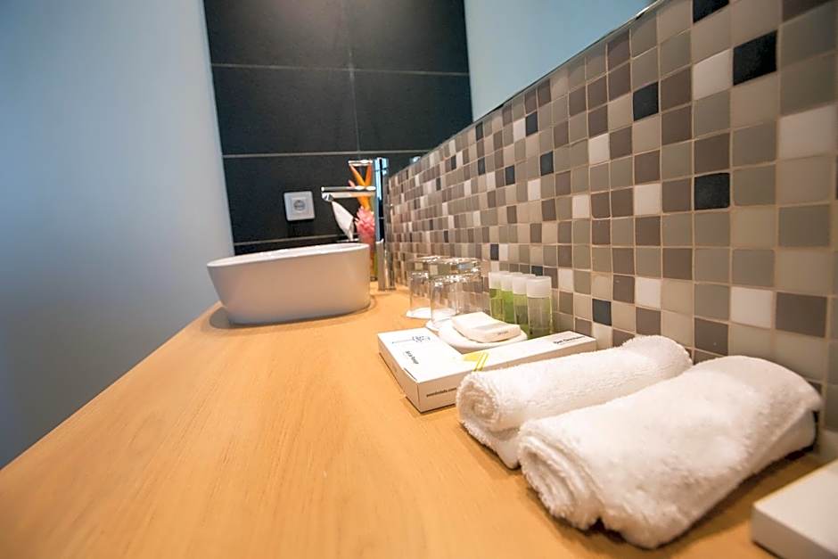 Seen Hotel Abidjan Plateau