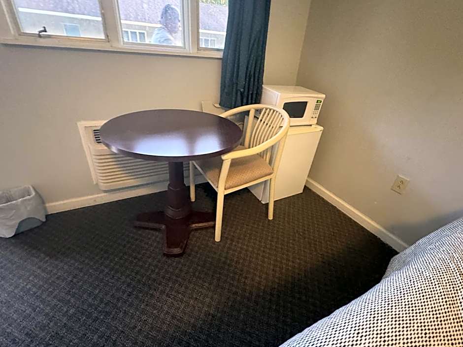 Economy Inn