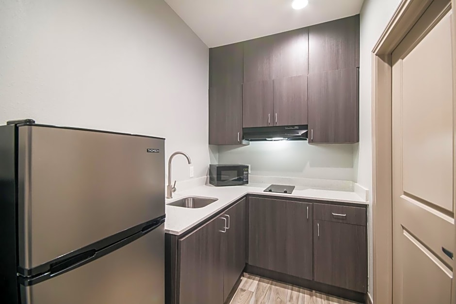 Americas Best Value Inn & Suites Northeast Houston I-610