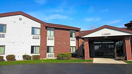 Motel 6-Saukville, WI