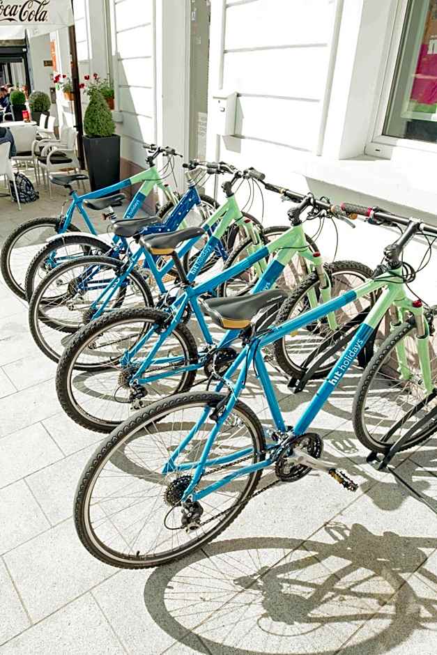 Lipa, Hotel & Bistro