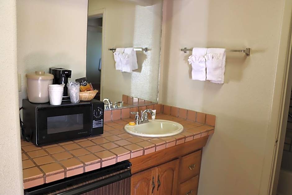 Sagebrush Inn & Suites