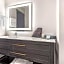 LaQuinta Suites by Wyndham South Bend Notre Dame Area