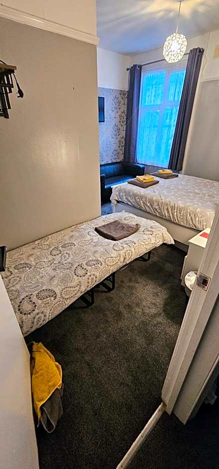 The Roslyn Guest House