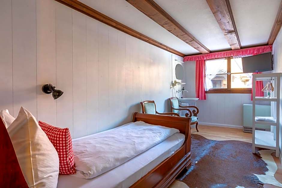 Swiss-Chalet Merlischachen - Historik Chalet-Hotel Lodge