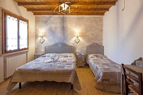 Triple Room with Private Bathroom