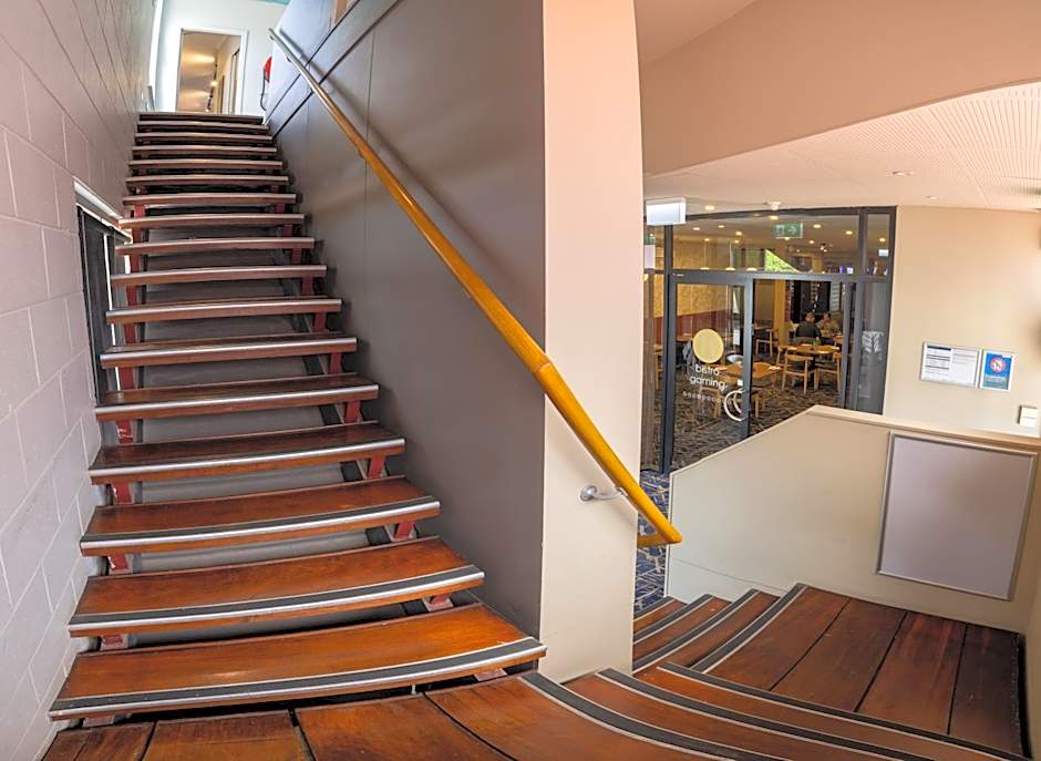 Nightcap at Findon Hotel