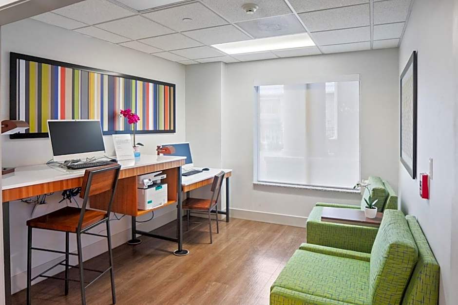 Holiday Inn Express and Suites - Stroudsburg By IHG