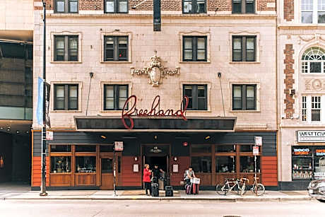 Freehand Chicago