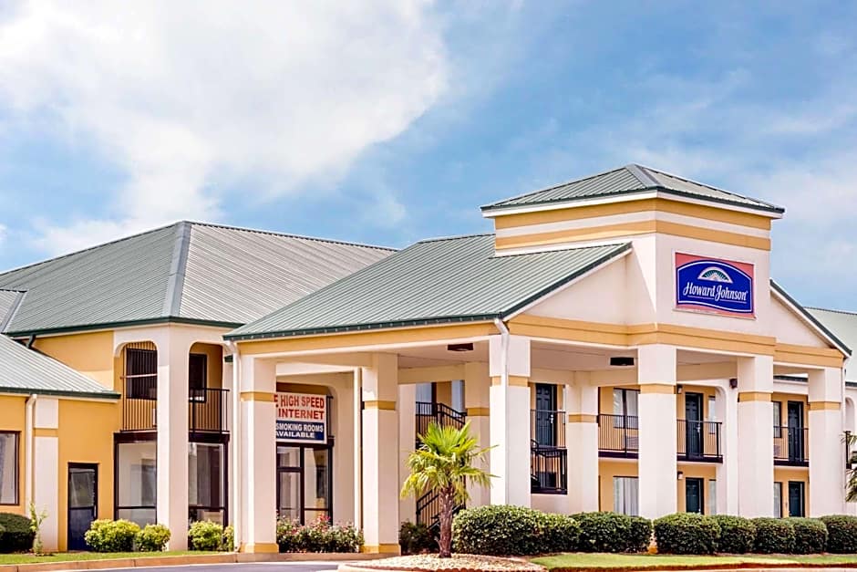 Howard Johnson by Wyndham Perry GA
