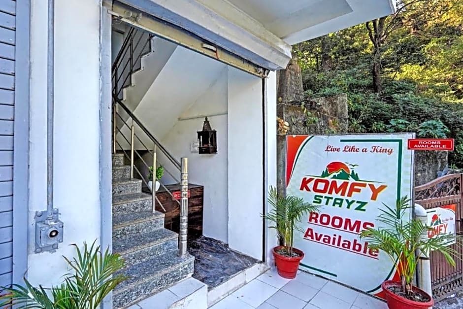 Goroomgo Komfy Stayz Dehradun
