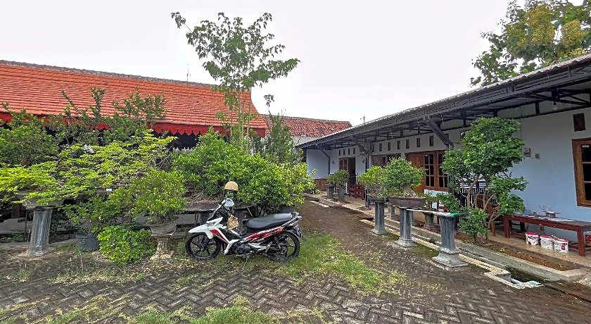 RedDoorz Syariah near RS Bhayangkara Nganjuk