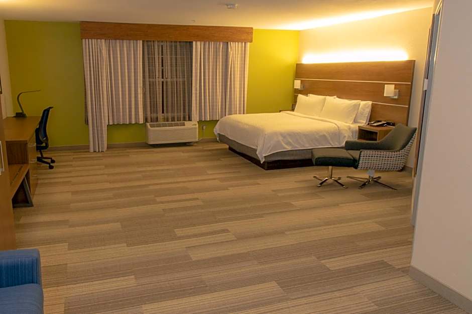 Holiday Inn Express & Suites Manassas By IHG