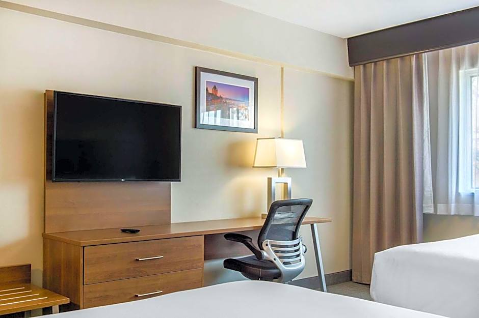 Quality Hotel Dorval Aeroport