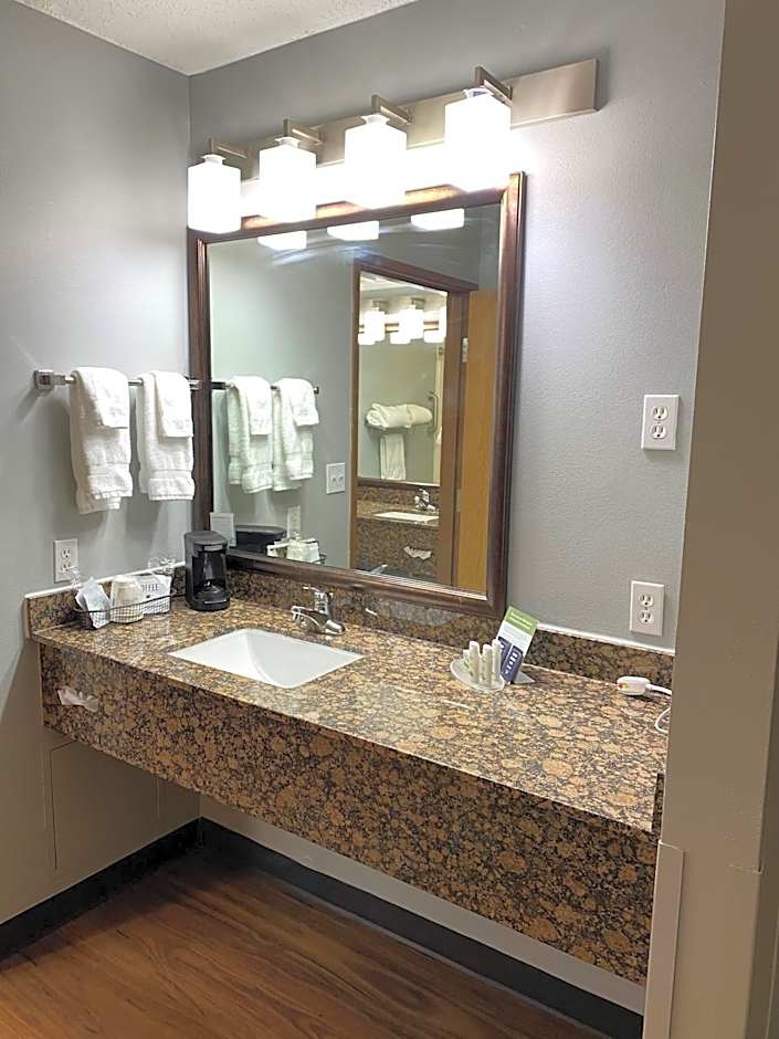 AmericInn by Wyndham Webster City