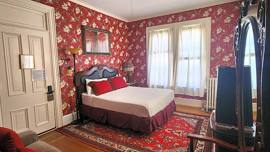 Photo 1 of 7 of Superior 1 Queen Bed