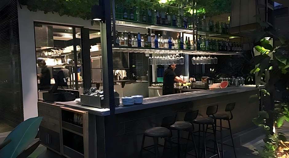 1825 Gallery Hotel