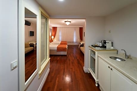 Deluxe Family Suite with Bosphorus View