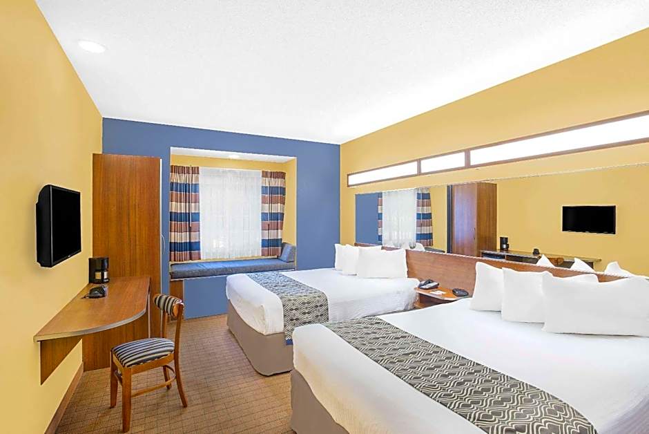 Microtel Inn & Suites By Wyndham Chili/Rochester Airport
