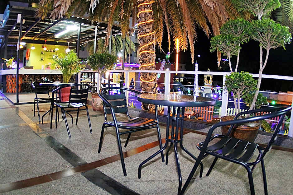 Arthitaya Green Nature Hotel & Lakkhana Poolside Resort