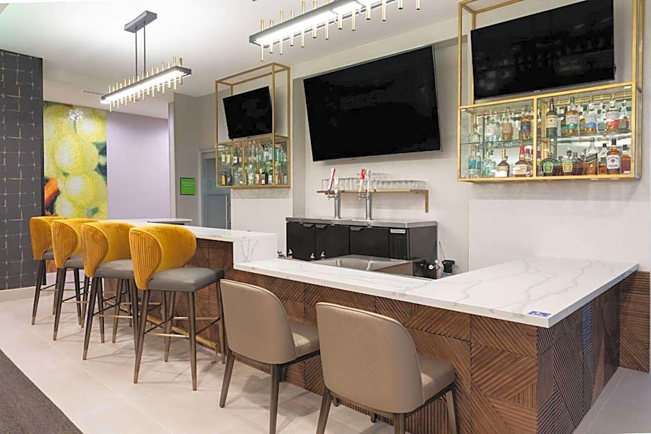 La Quinta Inn & Suites by Wyndham Galt