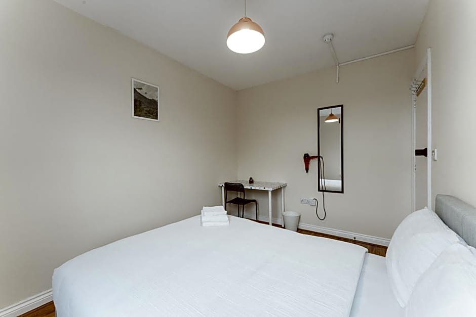 Mile End Rooms – London
