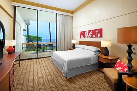 Club Oceanfront Room with King Bed