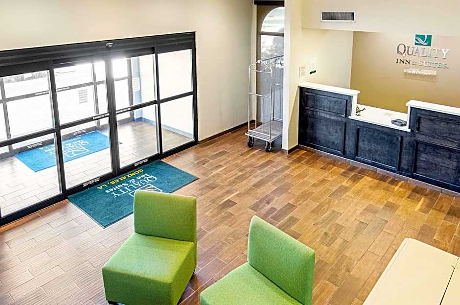 Quality Inn and Suites Near Tanger Outlet Mall