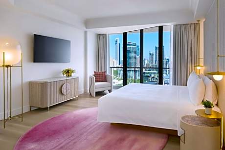 1 Bedroom Deluxe Suite, King, Sofa bed, City view, Balcony