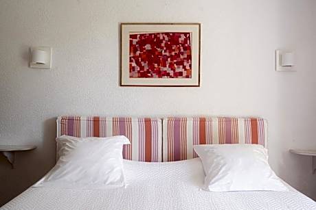 Classic Room with Terrace - Garden View