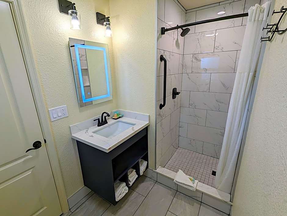 Clarion Collection Wilkie's Inn Pacific Grove - Monterey