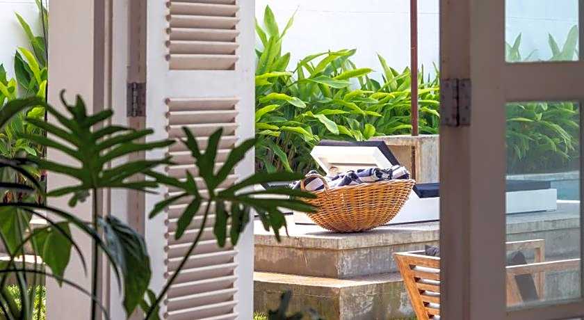 Arabella on Boossa Private Hotel