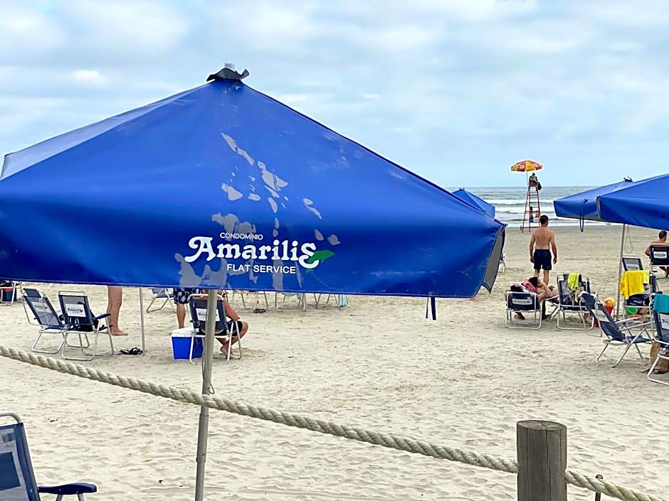 Fabuloso flat 241, Amarílis, Riviera de São Lourenço 3 Piscinas climatizadas carregador veiculo eletrico 2 quartos sendo uma suíte internet 500mb Adega, cozinha equipada completa, serviço de praia fim de semana limpeza trocas de toalhas,