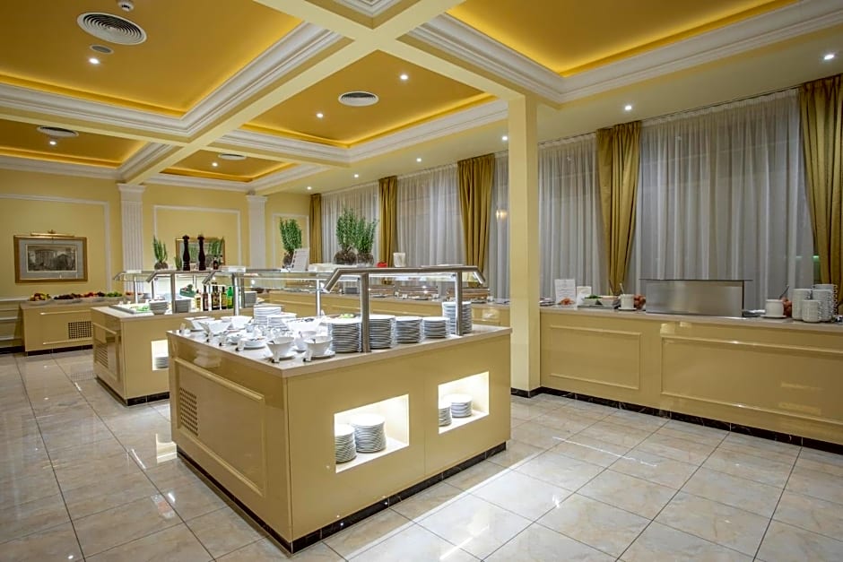 Savoy Westend Hotel
