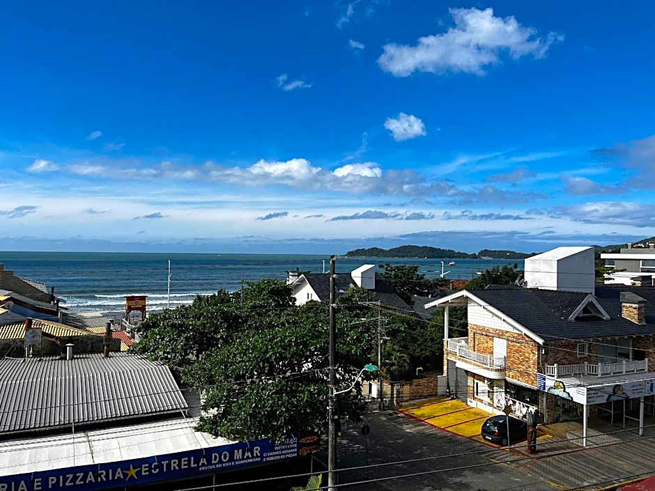 B250 - Apto 3 quartos com vista mar sobre Avenida